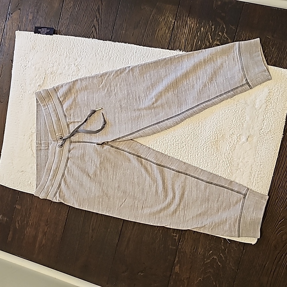 Lululemon crops